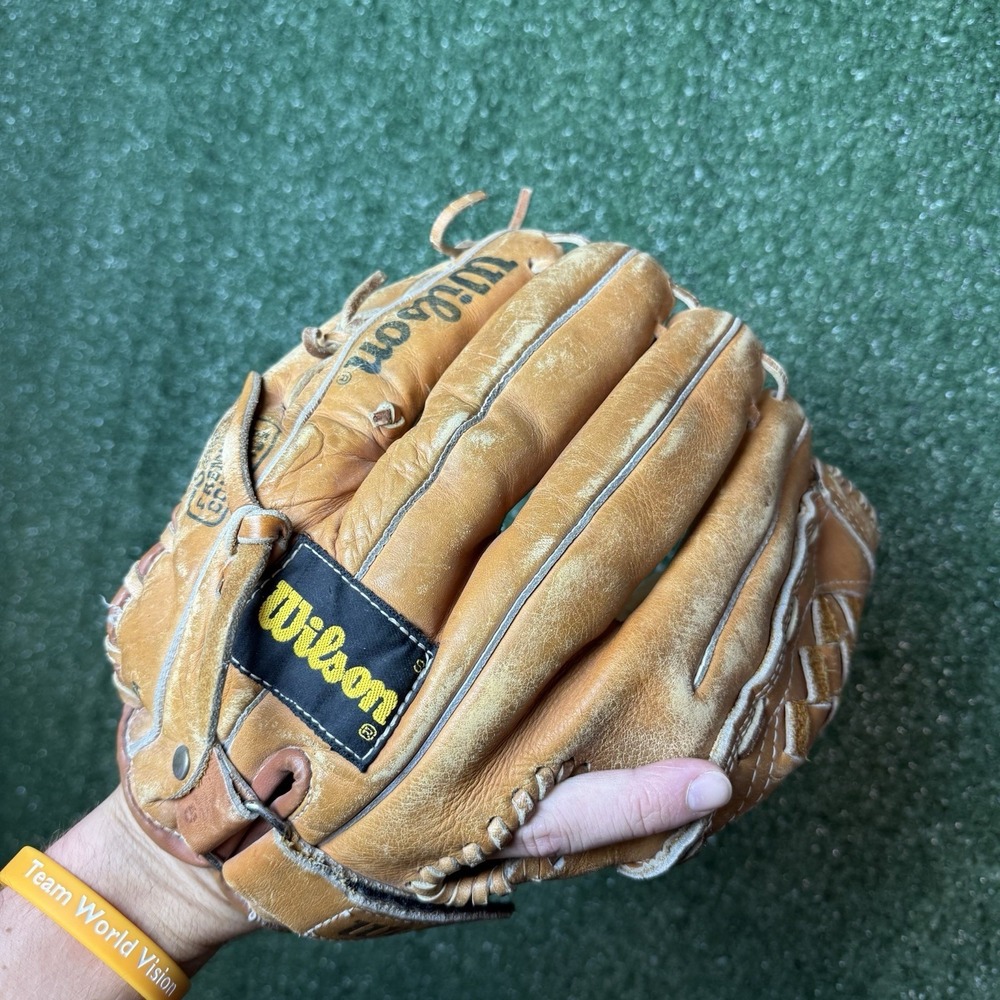 Wilson Signature A2124 George Brett 12" Baseball Glove RHT Signature Model - Picture 4 of 11